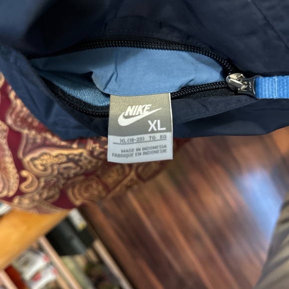 Nike boys Two-Tone Blue Jacket - Picture 3 of 3